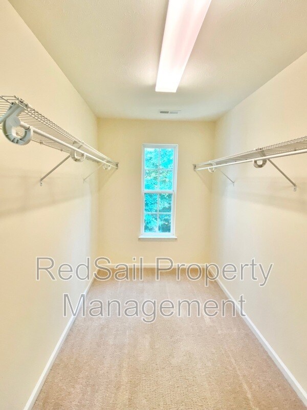 Building Photo - 121 Seasons Walk Ct