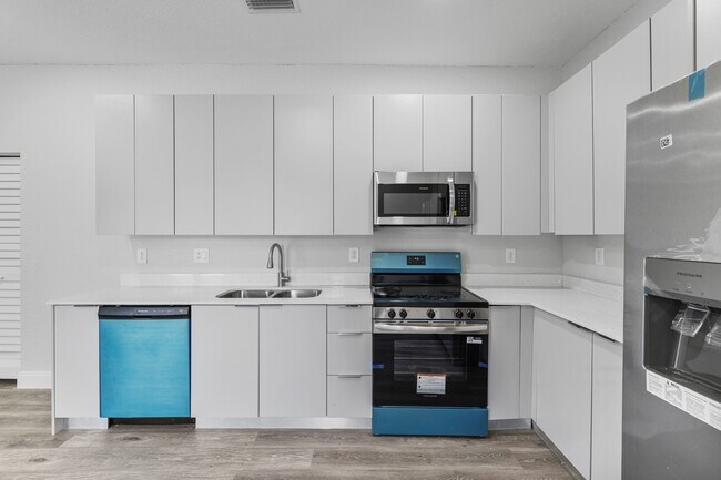 Building Photo - 1134 Sunrise Blvd