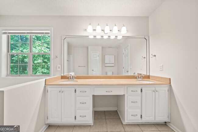 Building Photo - 3007 Clove Tree Ln