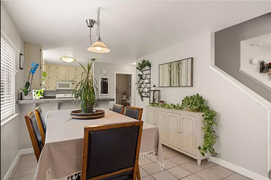 Building Photo - 35 Patricia Way