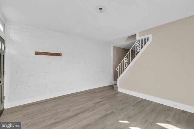 Primary Photo - 4413 Baker St