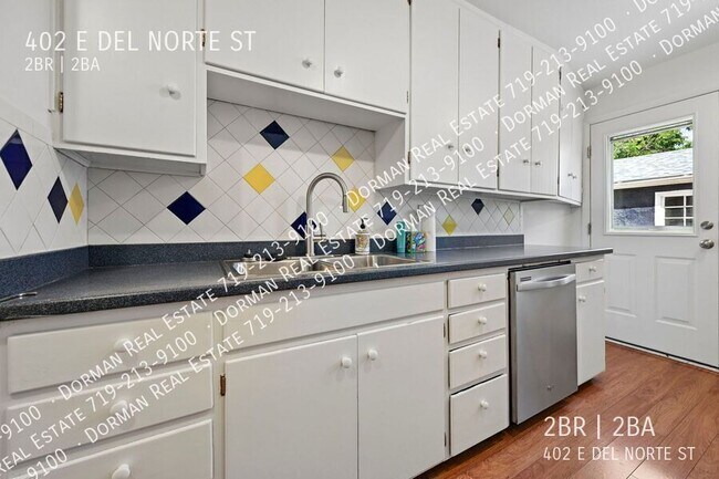 Building Photo - 402 E Del Norte St