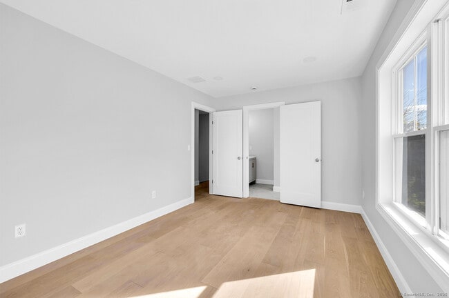 Building Photo - 197 Vesper St