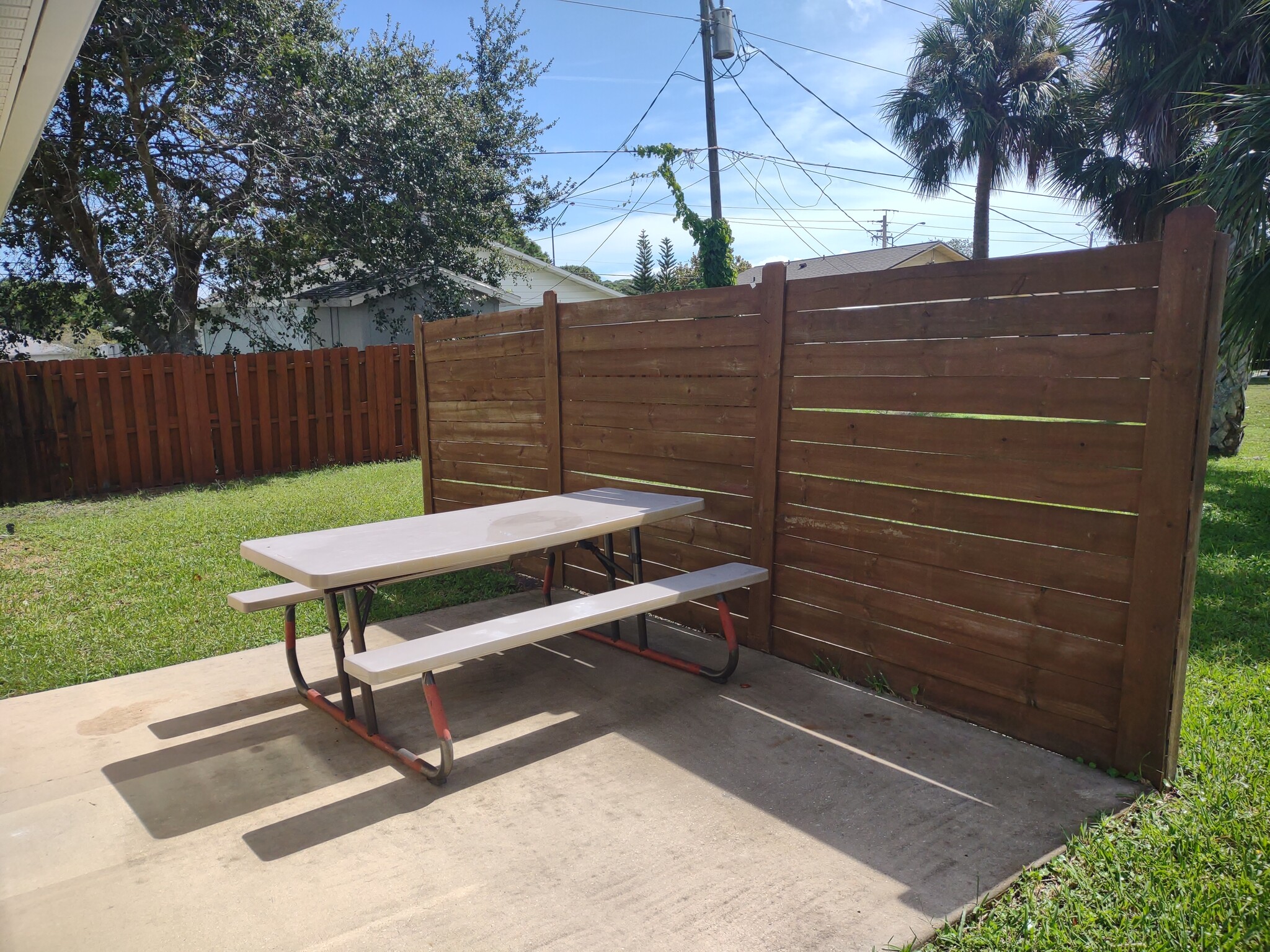 Building Photo - 405 N Willow Ave