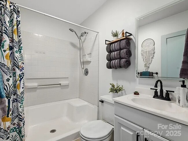 Building Photo - 15 Lawterdale Rd