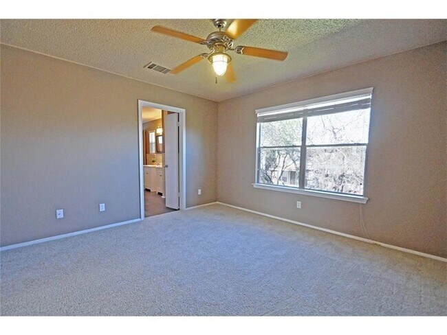 Building Photo - 1500 Sylvia Ln