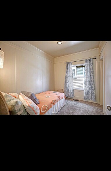 Bedroom 2 - 2503 Lombard Ave