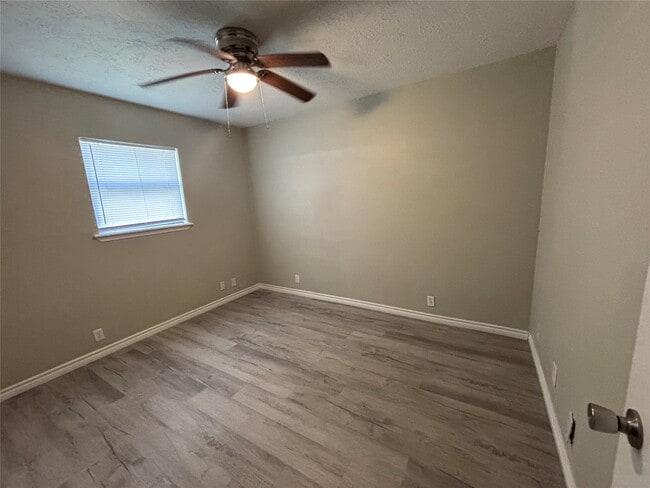 Building Photo - 318 14th St N