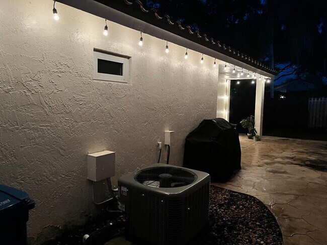 Building Photo - 1303 Seagrape Cir