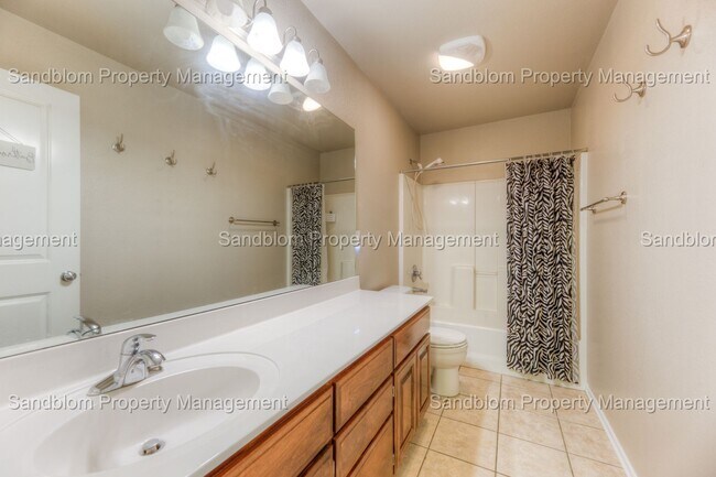 Building Photo - FOR LEASE | Jenks | $2500 Rent | 5 Bed, 3 ...