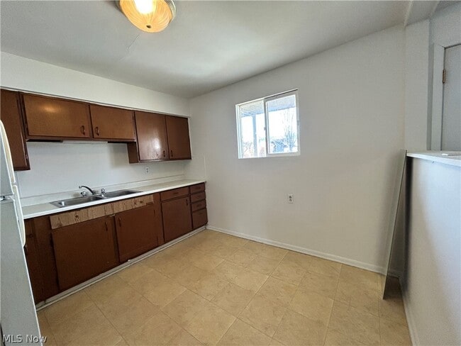 Building Photo - 301 Martin Ave