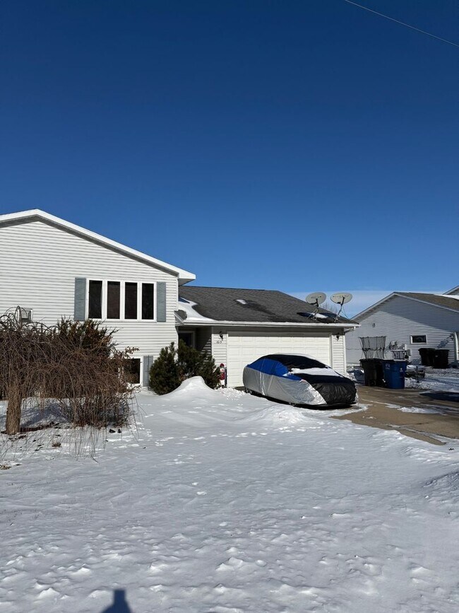 Building Photo - 1611/1613 Lincoln Avenue