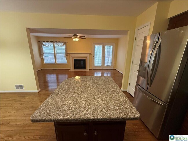 Building Photo - 4539 Jasmine Dr