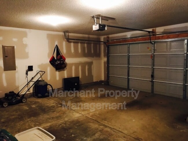 Building Photo - 776 Waterbrook Ln