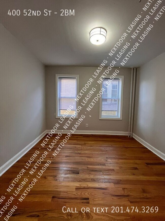 Building Photo - 400 52nd St