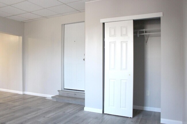 Building Photo - 104 Minnetonka Ave