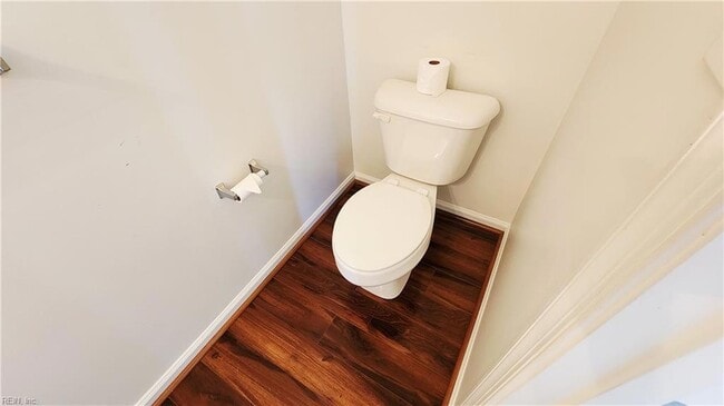 Building Photo - 805 Gem Ct