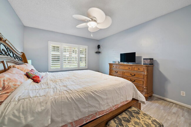 Building Photo - 401 Sea Oats Dr