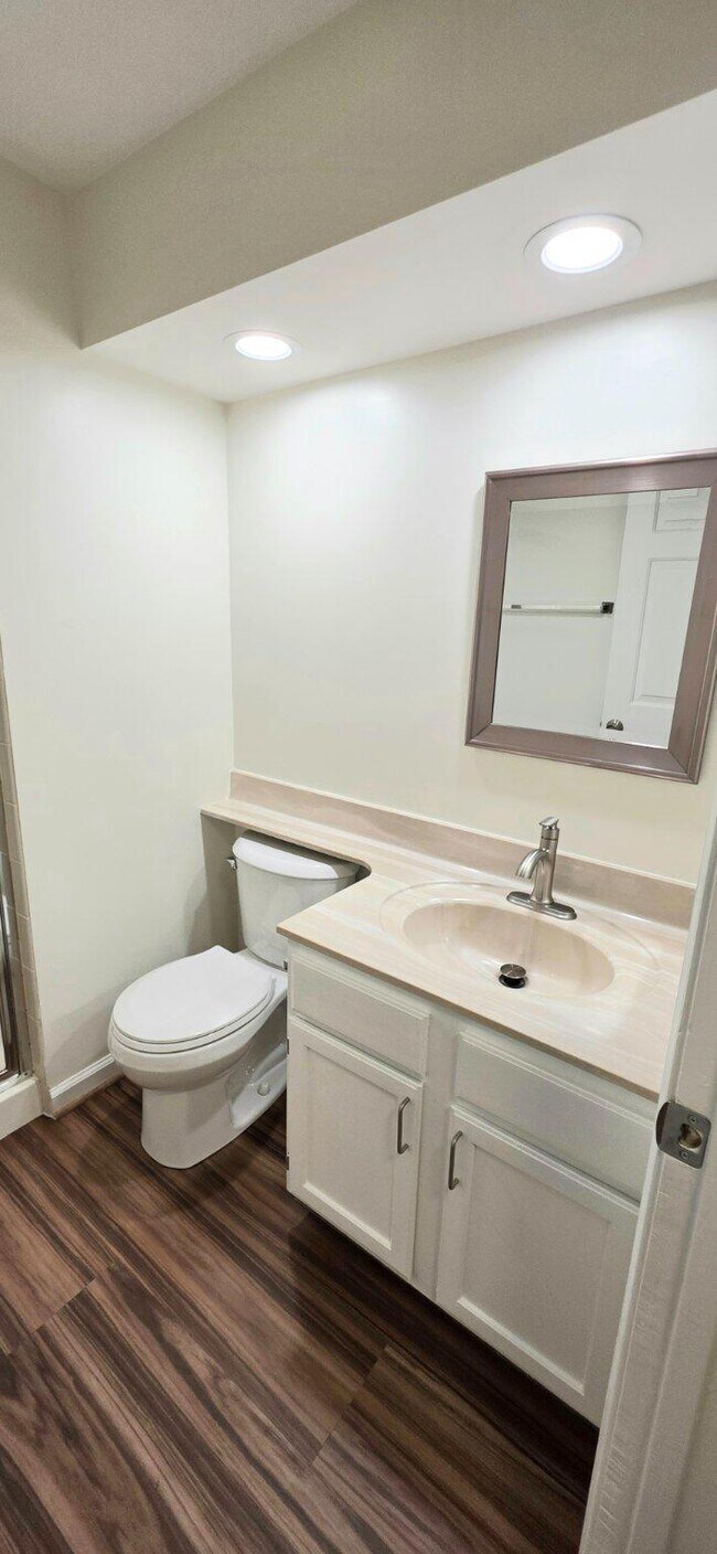 Building Photo - 6008 Raina Dr