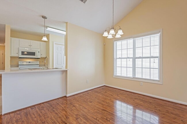 Building Photo - 422 Northrop Pl