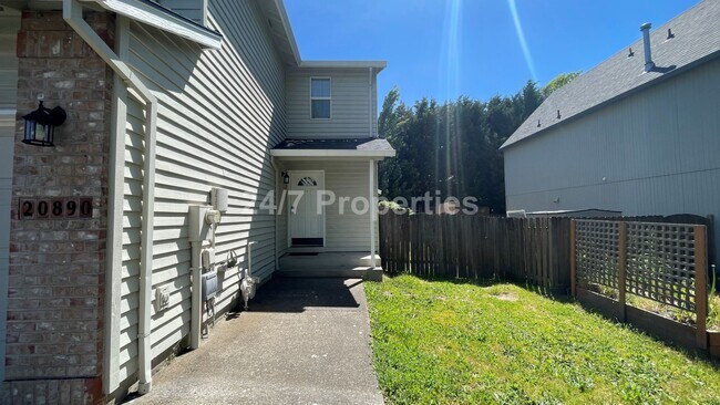 Building Photo - Spacious 3 BD | 2.5 BA Duplex - Beaverton/...