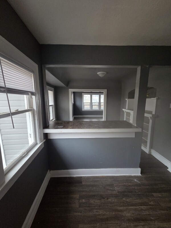 Building Photo - 2422 W Concordia Ave