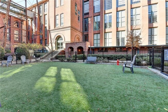 Building Photo - 170 Boulevard SE