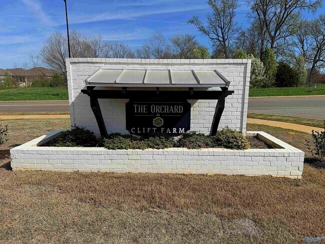 Building Photo - 401 Peach Orch Ln