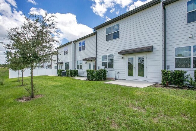 Building Photo - 433 Madison Dr