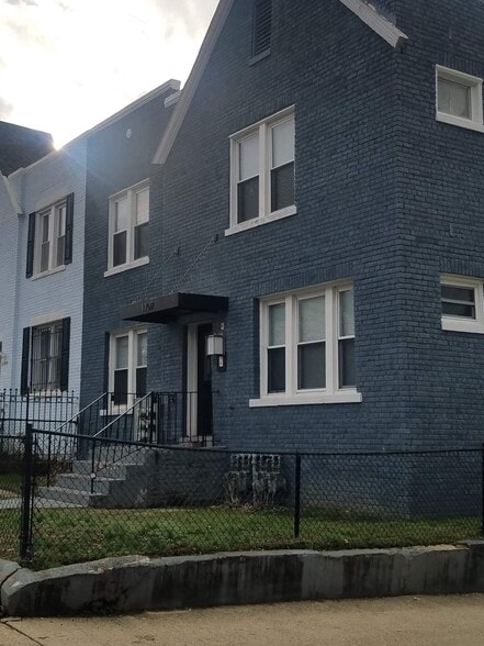 Primary Photo - 1107 Penn St NE
