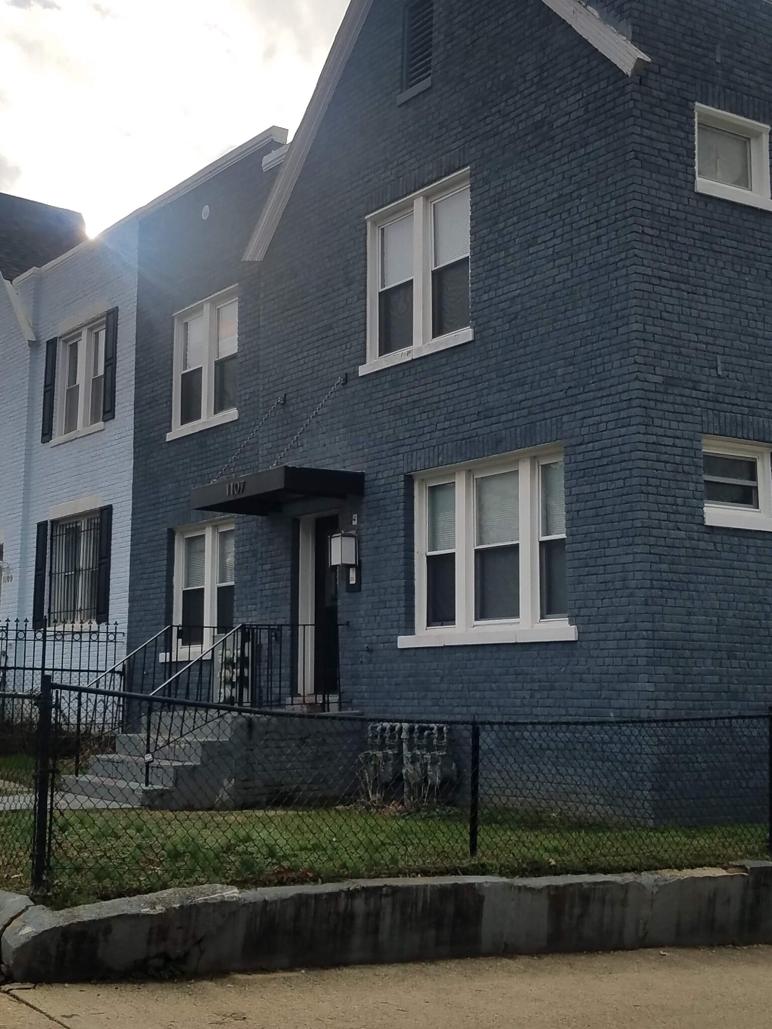 Building Photo - 1107 Penn St NE