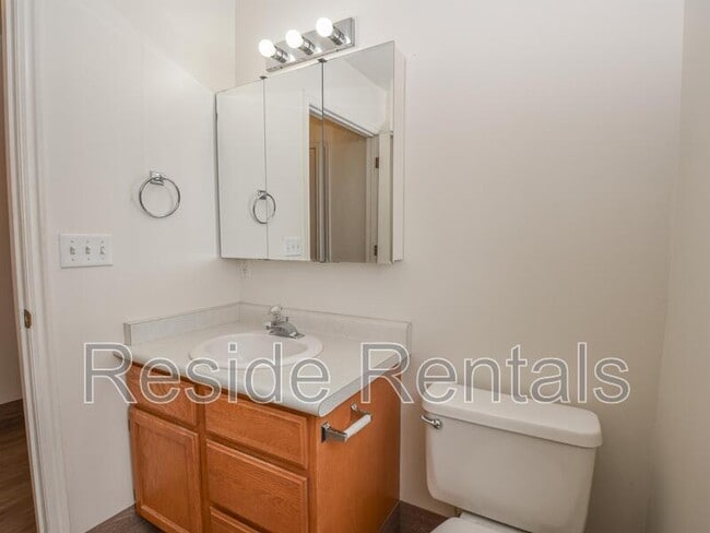 Building Photo - 162 W 1100 N