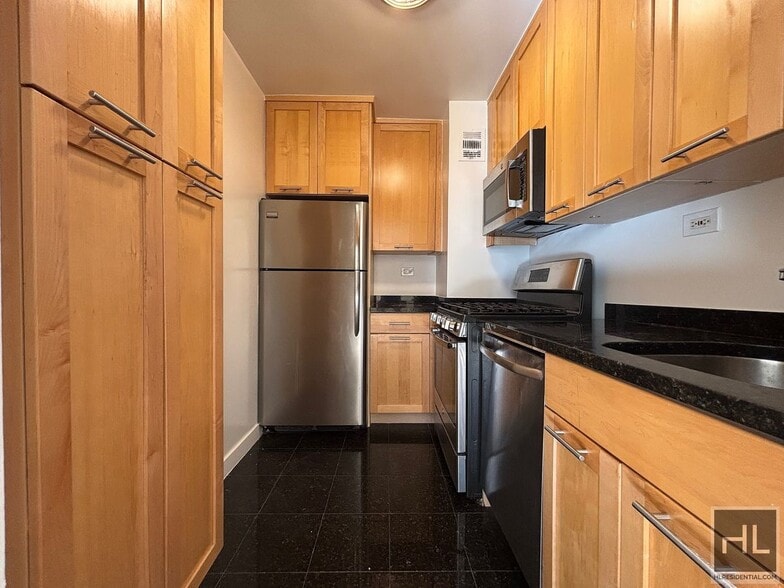 Building Photo - East 79th Street