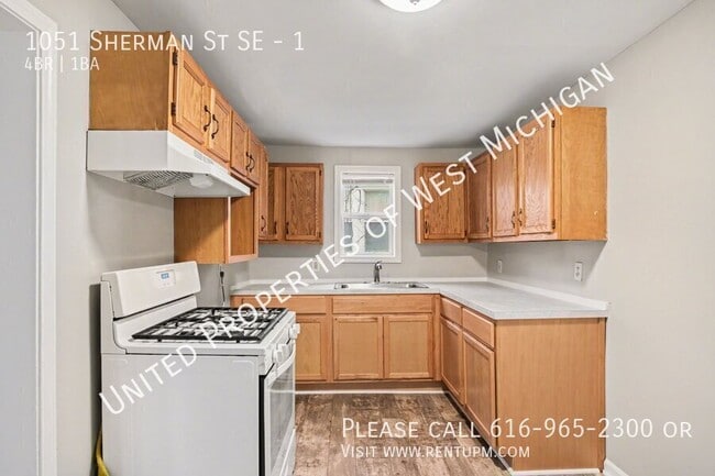 Building Photo - 1051 Sherman St SE