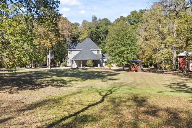 Building Photo - 11085 Jake Pearson Rd