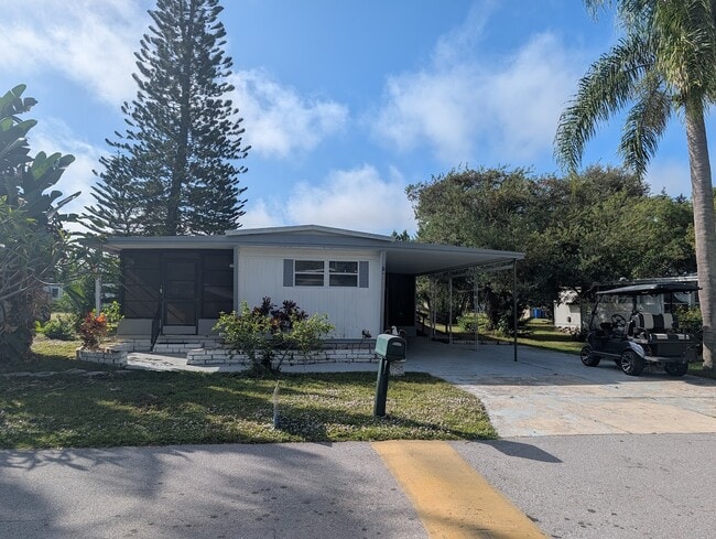 Building Photo - 74 Lone Pine Ave