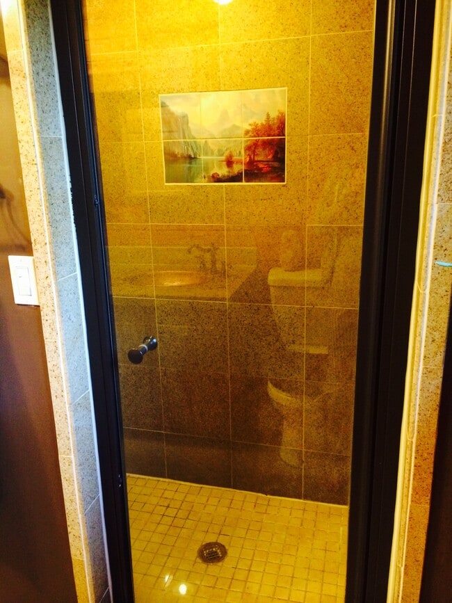 Building Photo - 27 Ann St