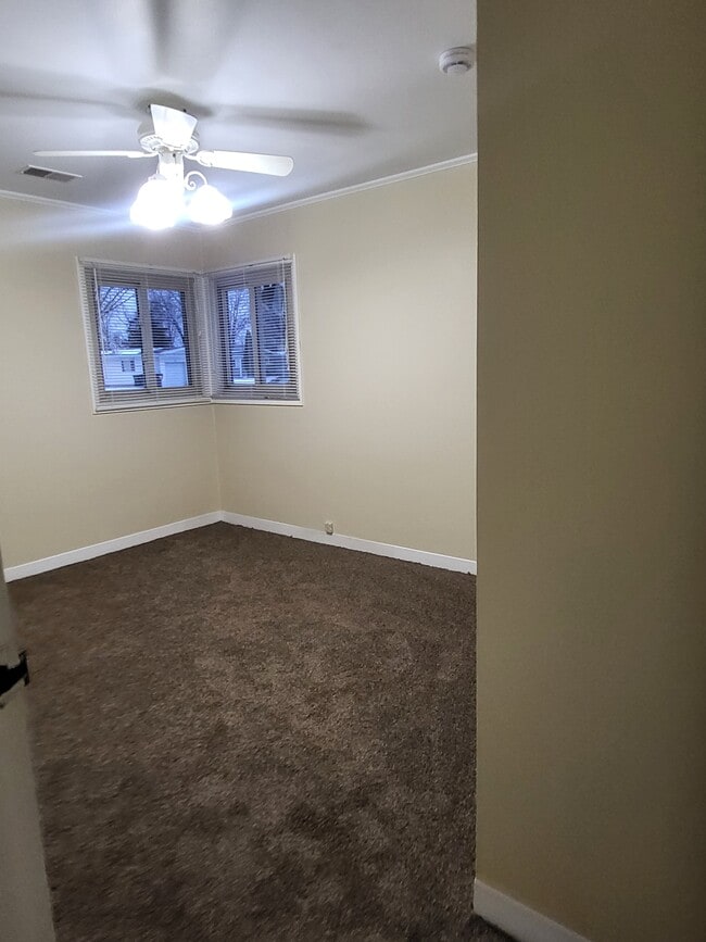 Building Photo - 517 Lakewood Blvd