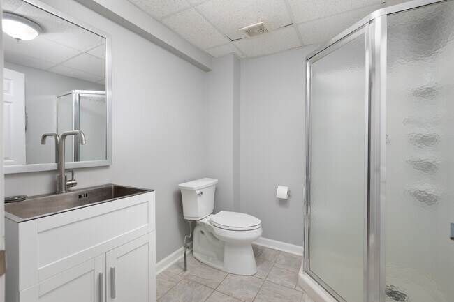 Building Photo - 1441 Calcutta Ln