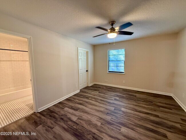 Building Photo - 2516 Horseshoe Bend Rd