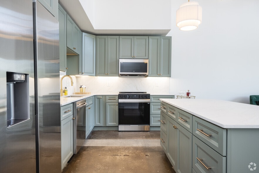 3BR, 3BA - 1,660SF - Kitchen - Greer Mill