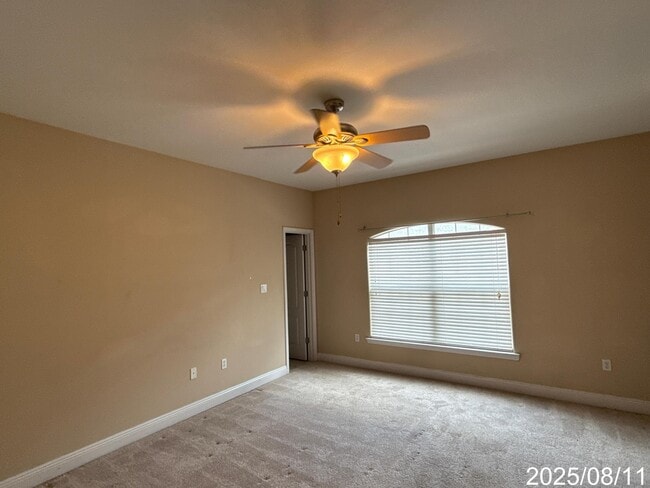 Building Photo - 544 Maple Ave