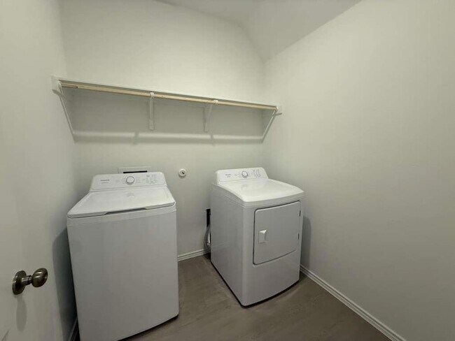 Building Photo - 18022 Lark Sparrow Dr