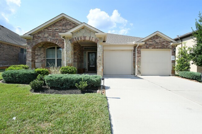 Primary Photo - 221 Lake Estates Dr