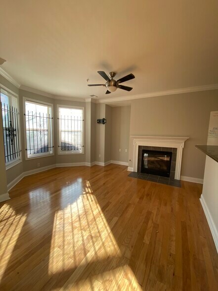 Building Photo - 214 Stetson St