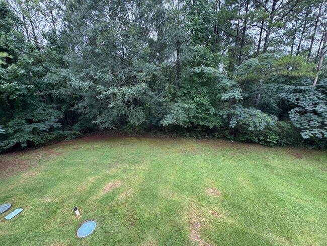 Building Photo - 3 Bedroom 2 Bath Split Level w/ Bonus Room...