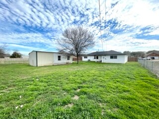 Building Photo - 396 Fernwood Dr