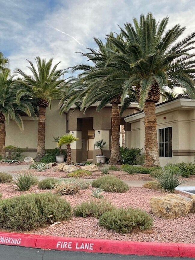 Building Photo - Condo in  Gated Community!!!!