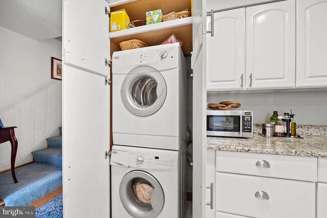 Building Photo - 42 Bouton Green Ct