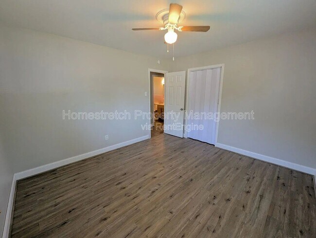 Building Photo - 1700 Kay Dr